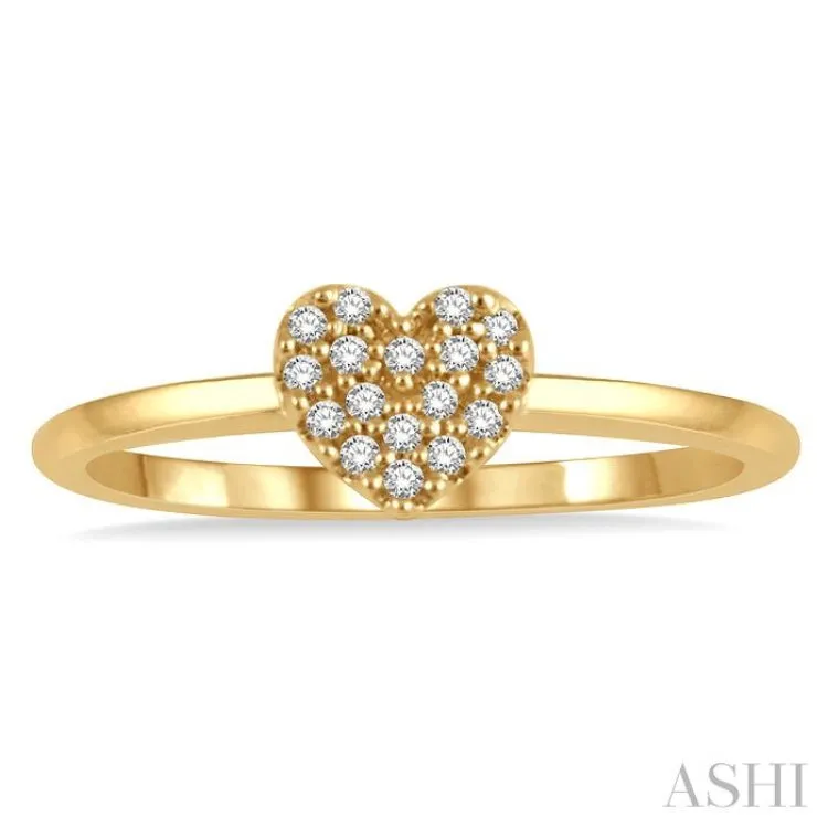 1/10 Ctw Heart Charm Round Cut Diamond Petite Fashion Ring in 10K Yellow Gold