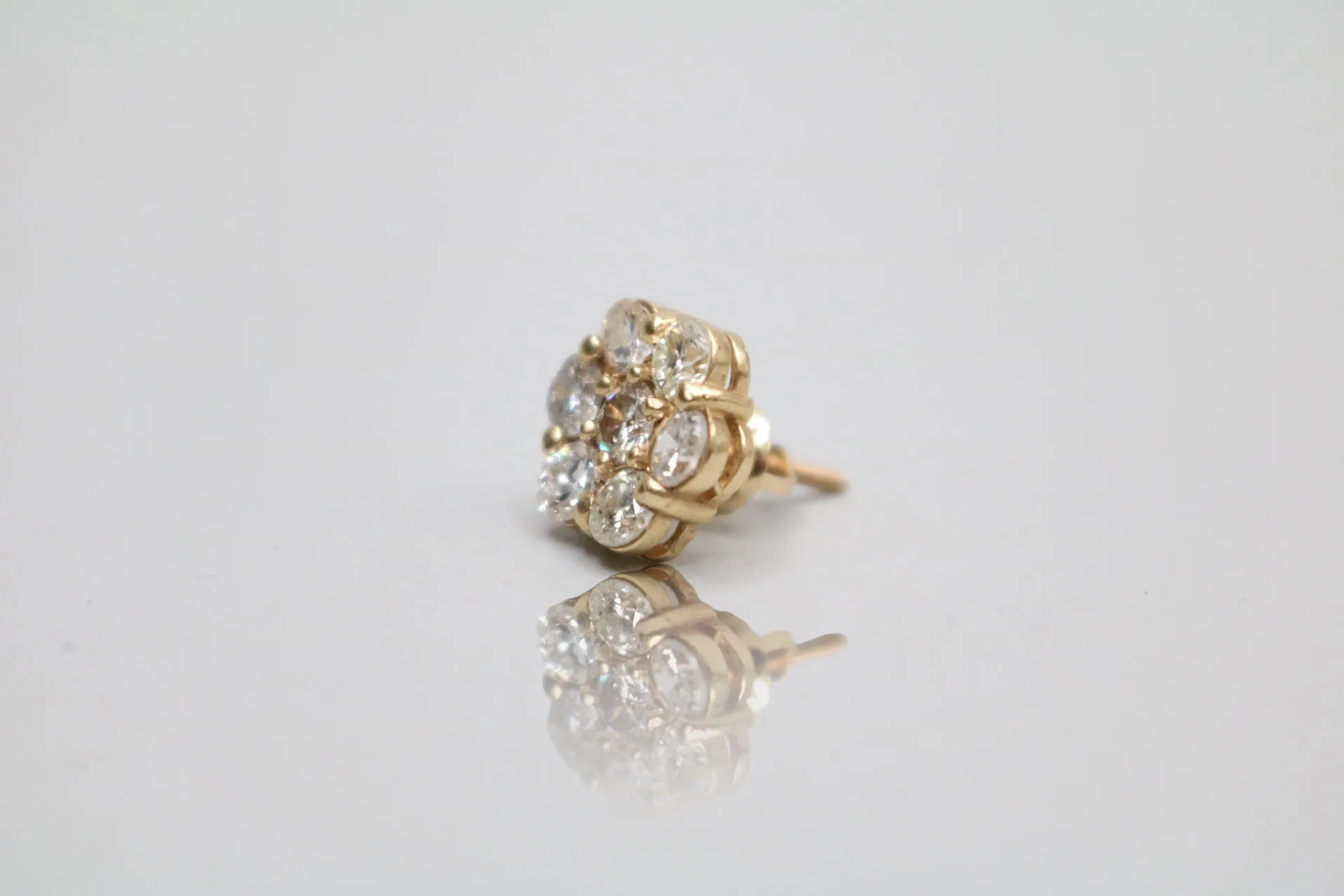 14K Yellow Gold Cluster Style Diamond Single Earring (1.7 Grams)