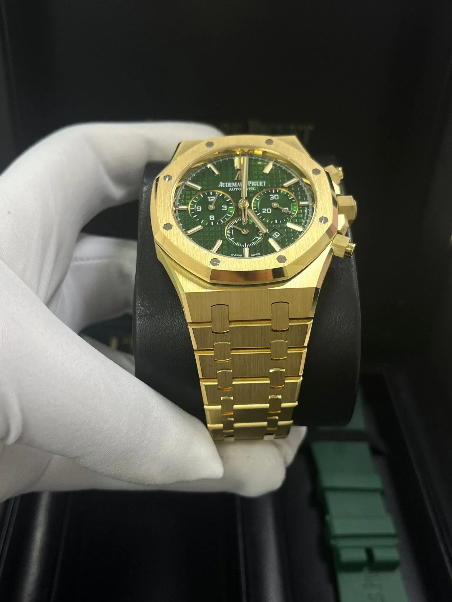 Audemars Piguet 41 mm Royal Oak Selfwinding Chronograph (Reference # 26331BA.OO.1220BA.02)