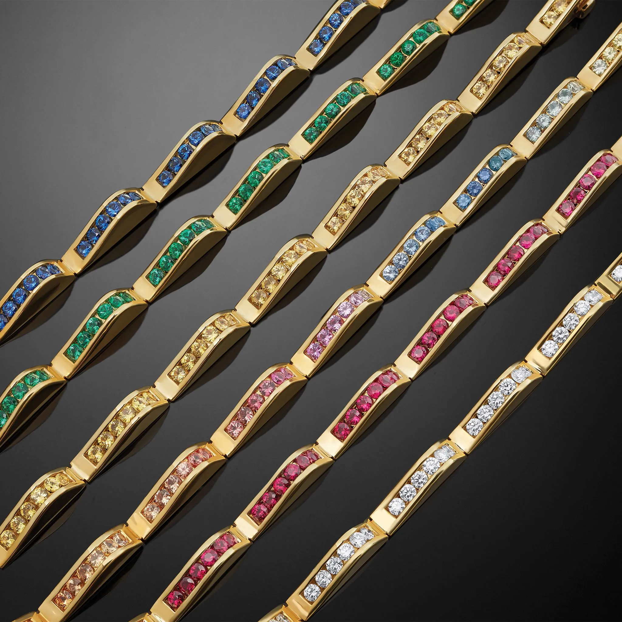 Couture 18K Gold Emerald Link Wave Bracelet