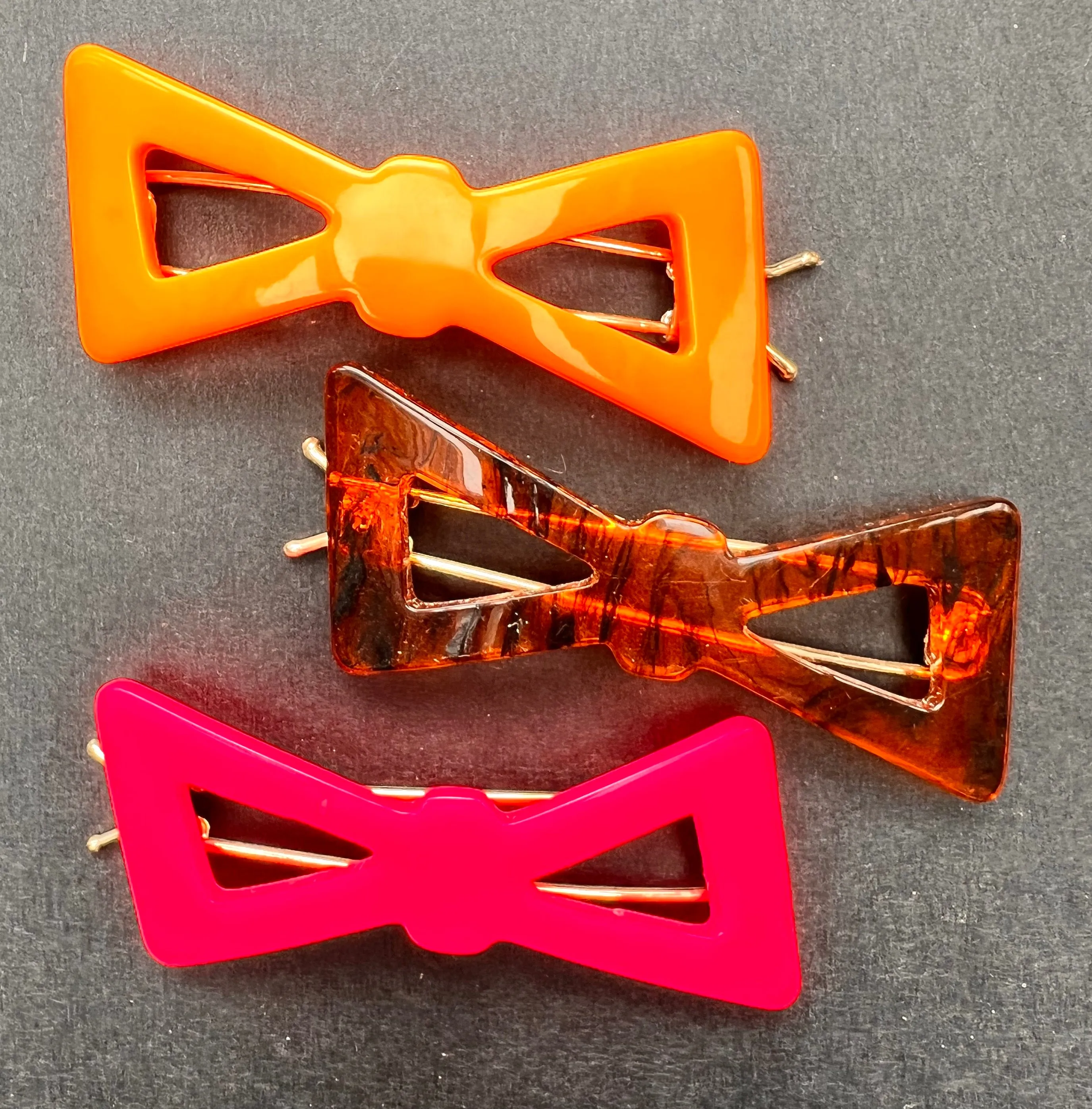 Mid Century Stylized Big 6.5cm Lucite Bow Hair Clips