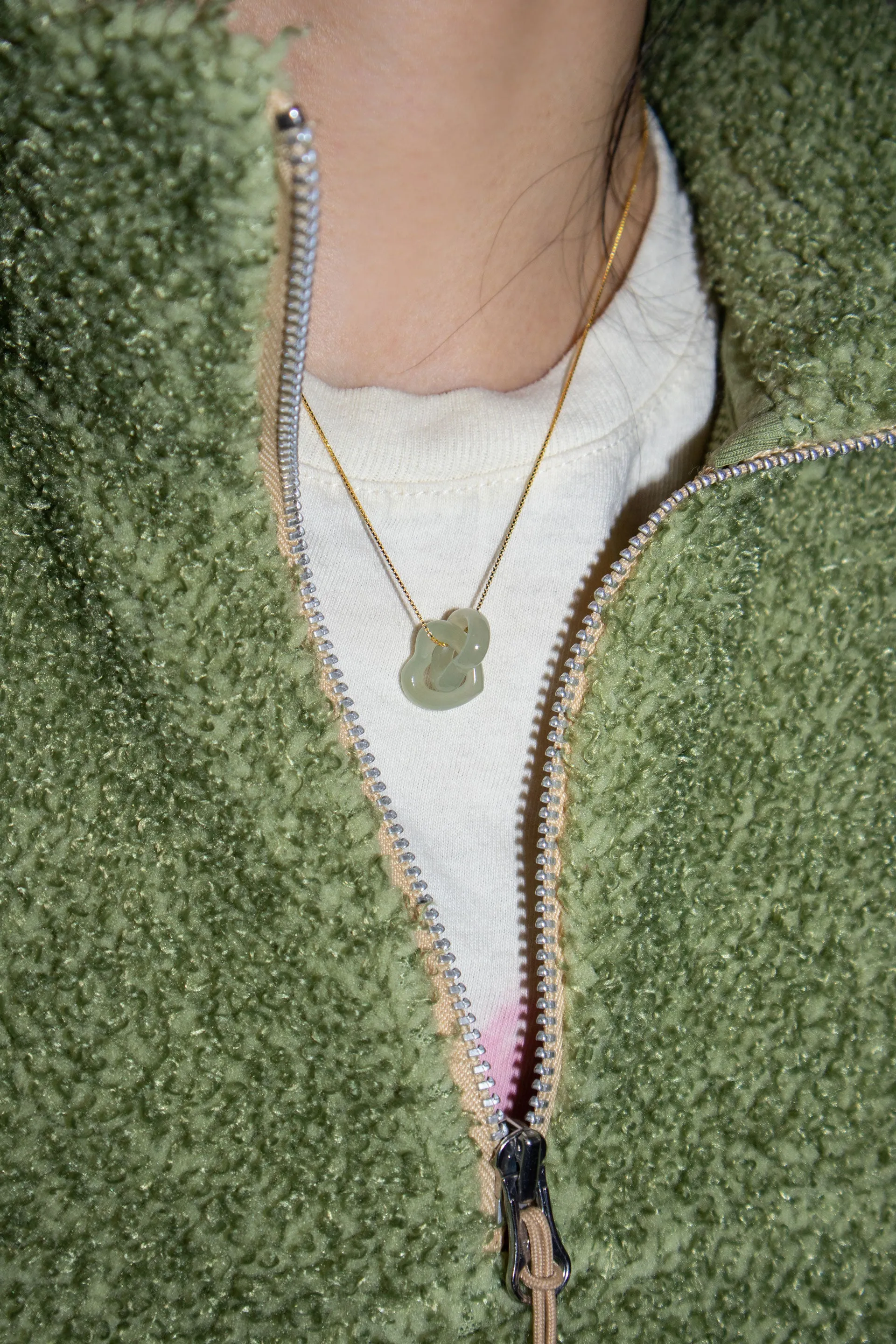 The hearts — Interlocking jade pendant necklace