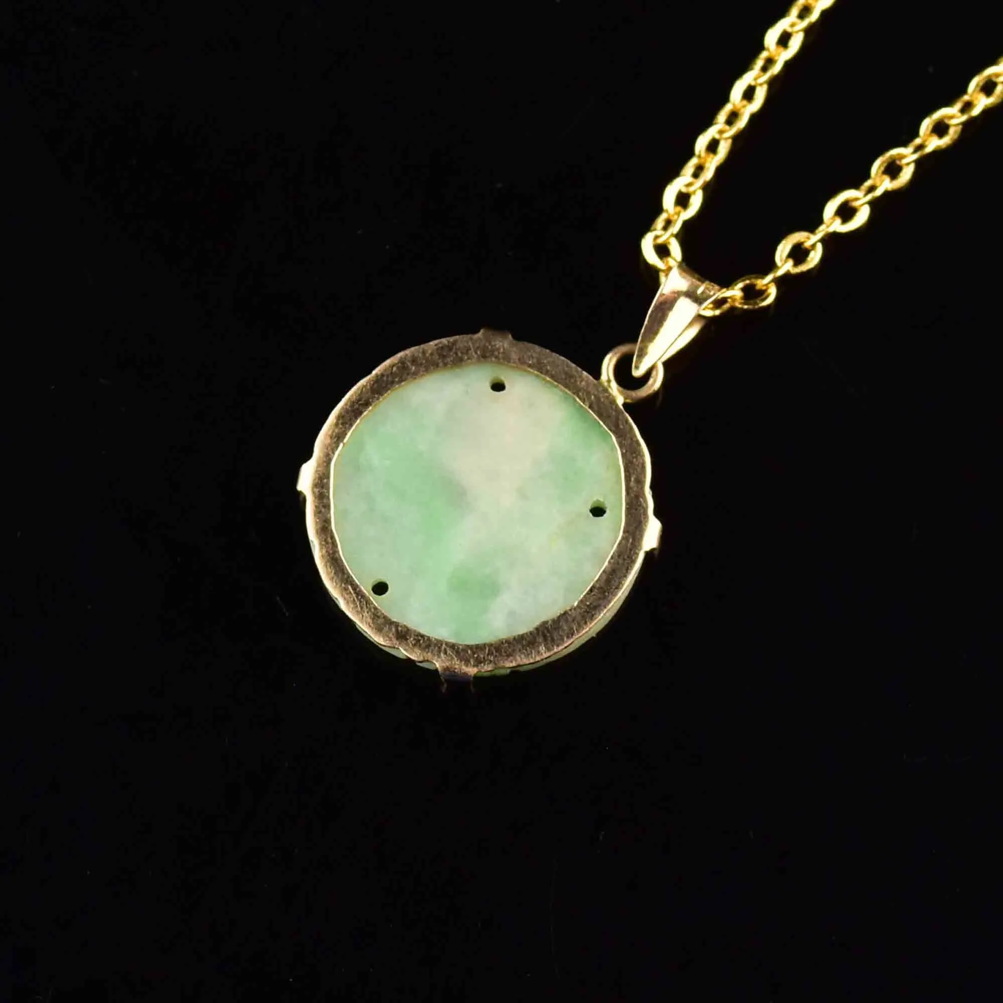 Vintage 14K Gold Carved Jade Pendant Necklace